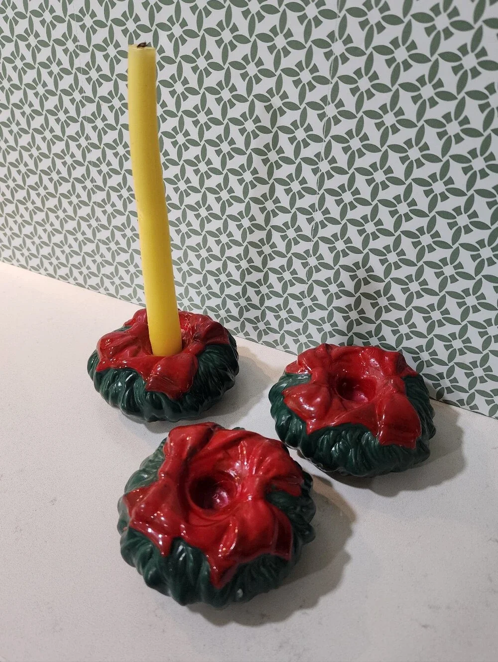 Vintage Ceramic Holiday Wreaths With Bows Candle Holders - Red & Green